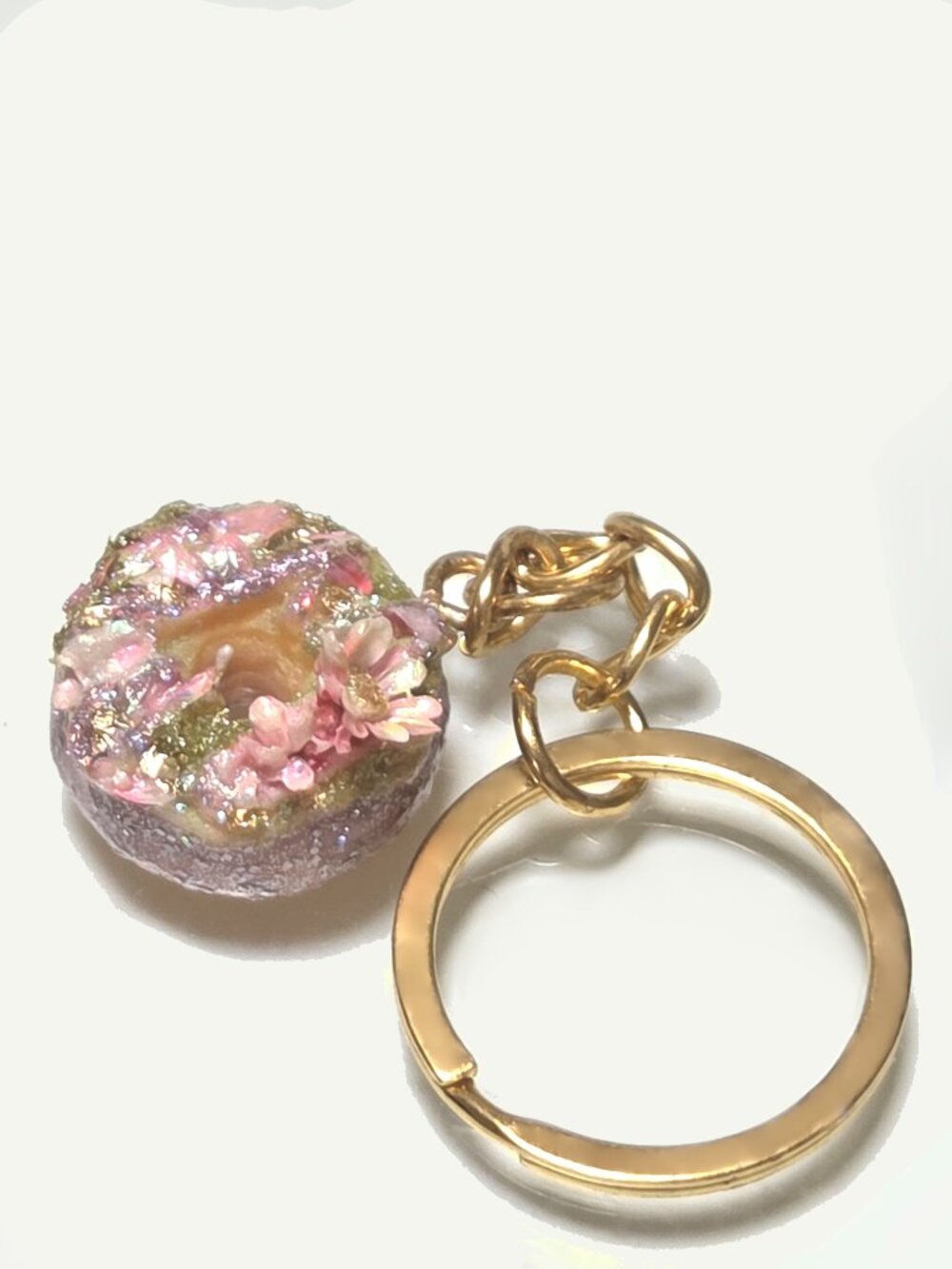 NEW greenshipper Daisy Pistachio Glimmer Iced Donut Handmade Dessert Keychain